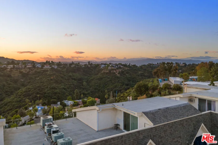 2385 Roscomare Road #F10 photo 26