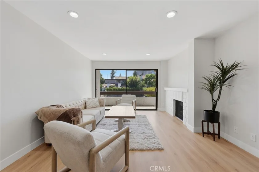 6275 Canoga #68 photo 3