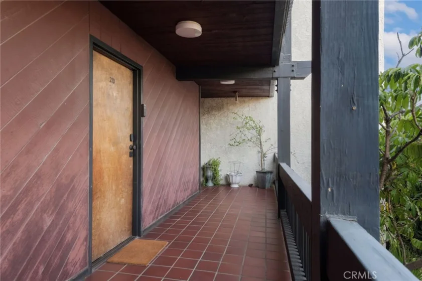 4425 Whitsett Avenue #210 photo 10