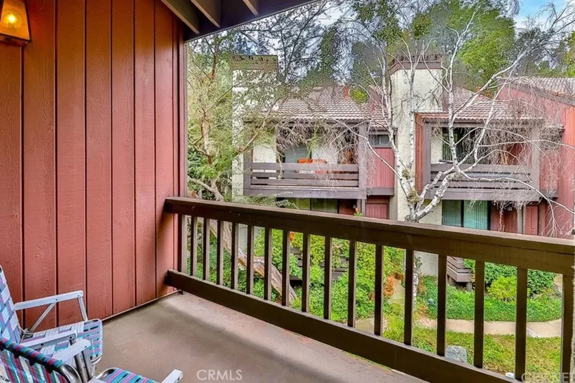 21931 Burbank #23 photo 8