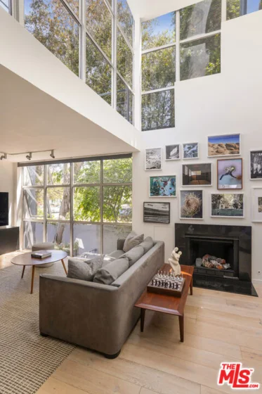 2433 28th Street #B photo 1