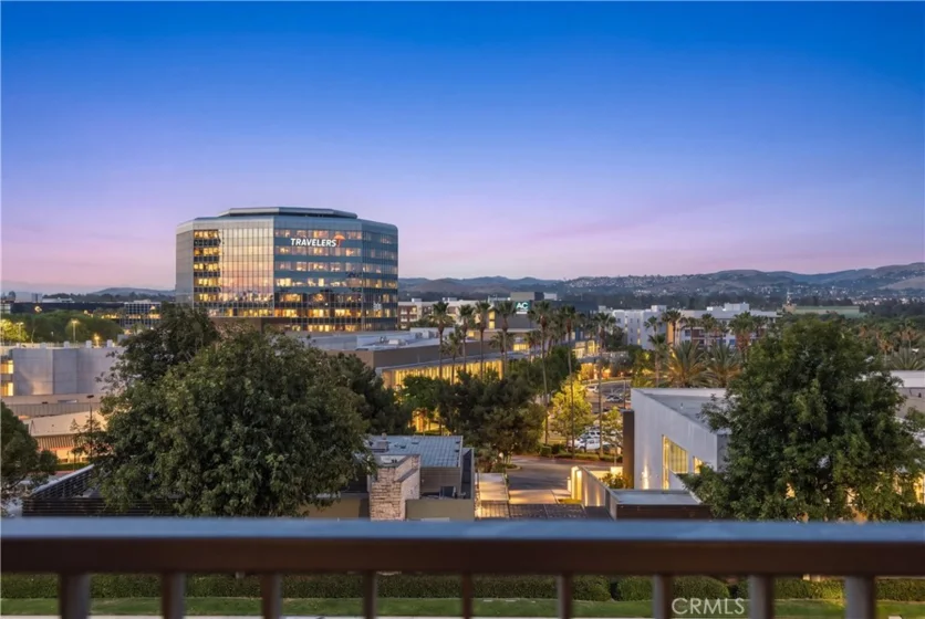 4505 Rivington photo 1