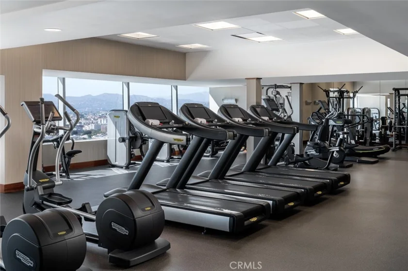 900 W Olympic Boulevard #46C photo 21