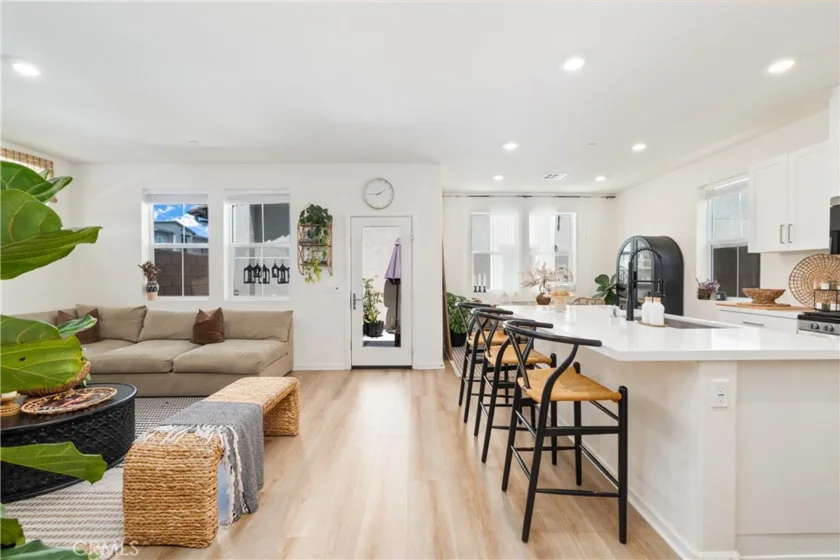 4044 Summer Way photo 5