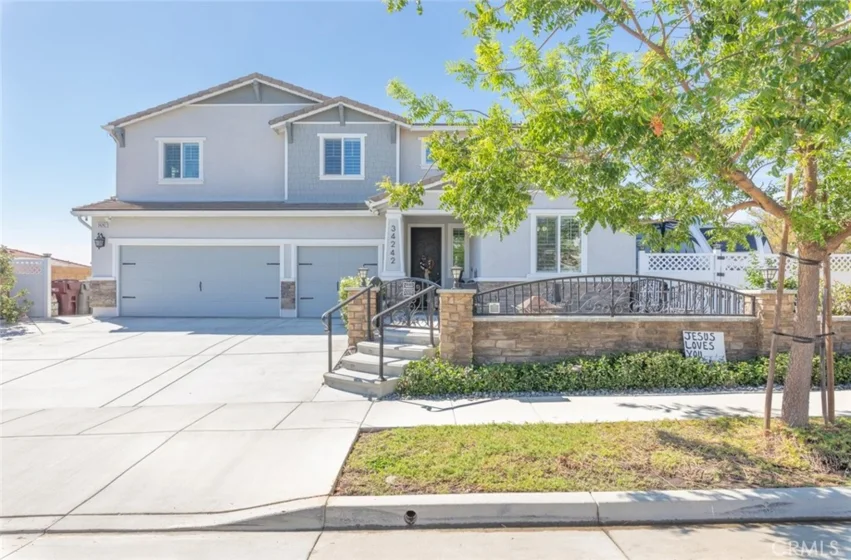 34242 Faircrest Street photo 4