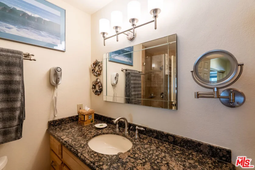 121 S Hope Street #417 photo 16