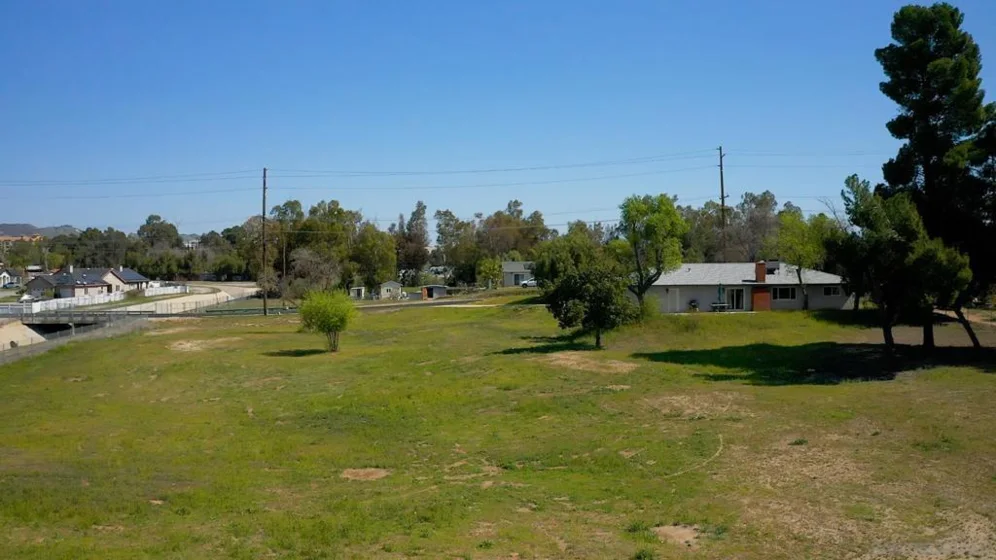 24567 Adams Avenue photo 42
