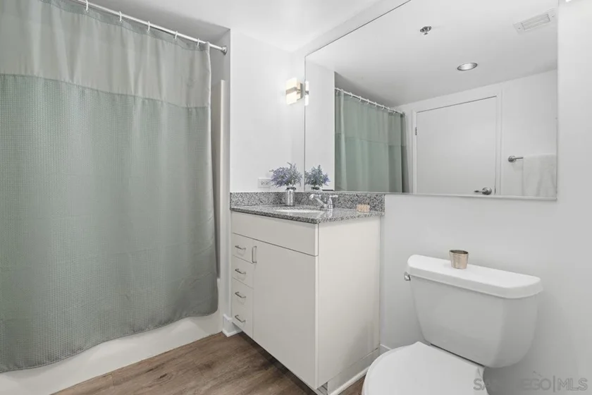 425 W Beech Street #303 photo 23