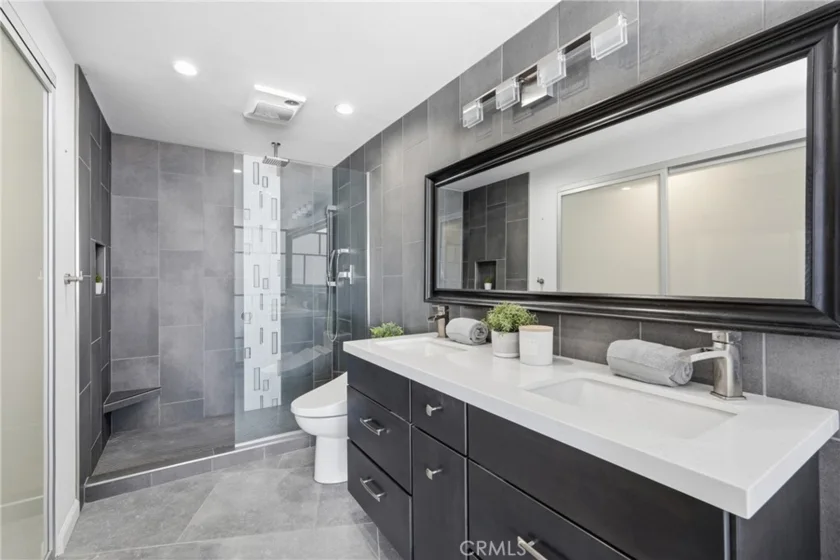 700 E Ocean Boulevard #2305 photo 22