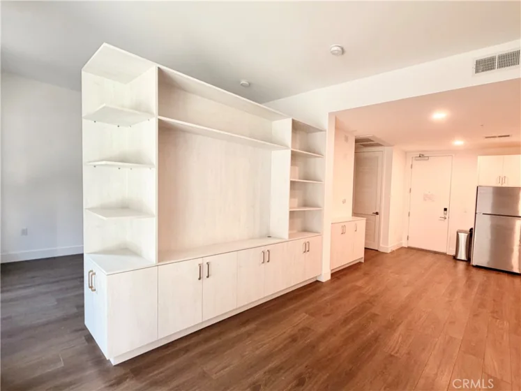 709 E Walnut Street #222 photo 2