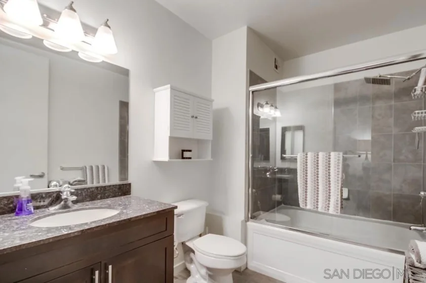 1025 Island #205 photo 11