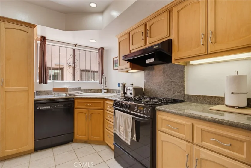 1850 Midvale Avenue #13 photo 7