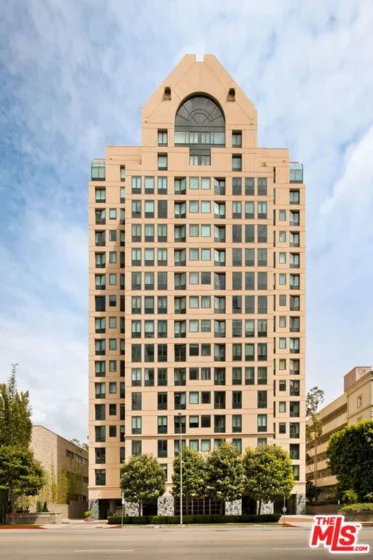 10520 Wilshire Boulevard #303 photo 2