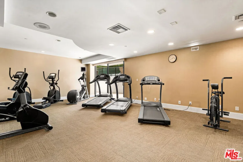 10551 Wilshire Boulevard #403 photo 18