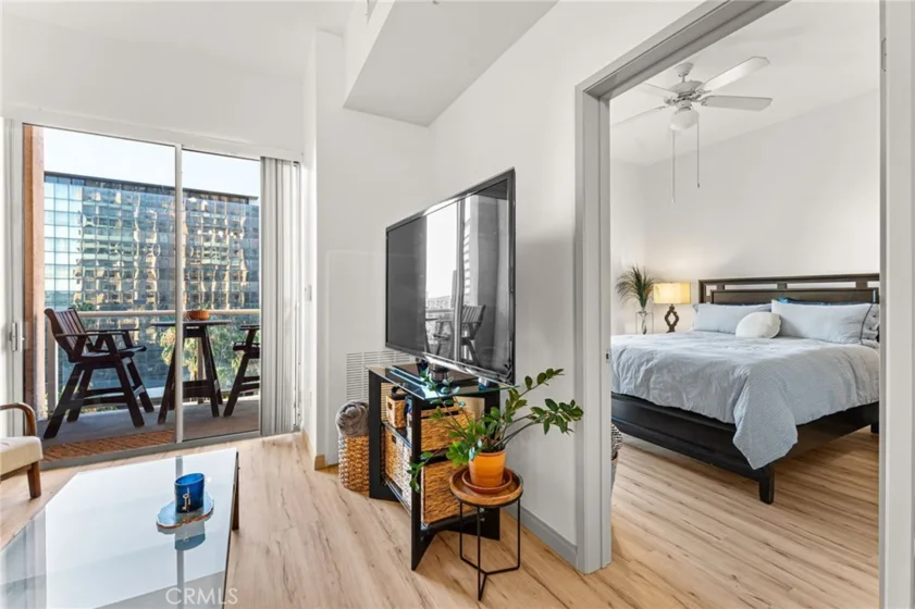 488 E Ocean #809 photo 8