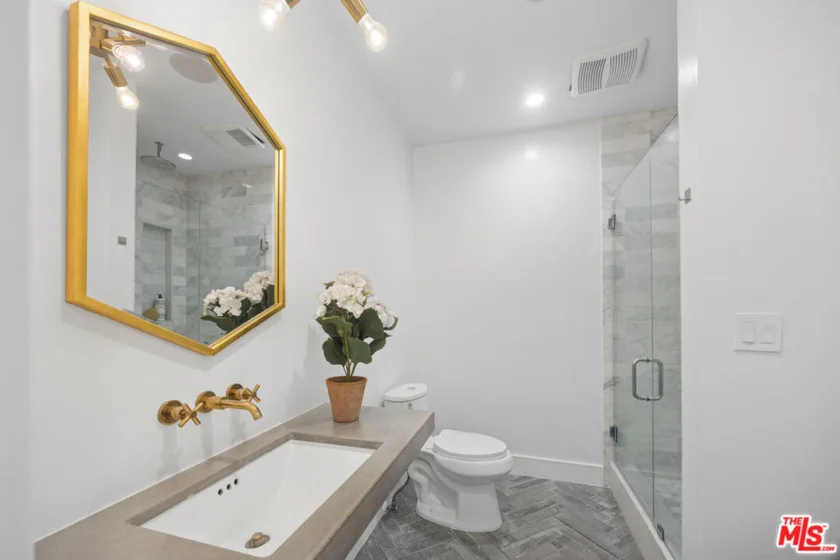 1828 Holmby Avenue #103 photo 8