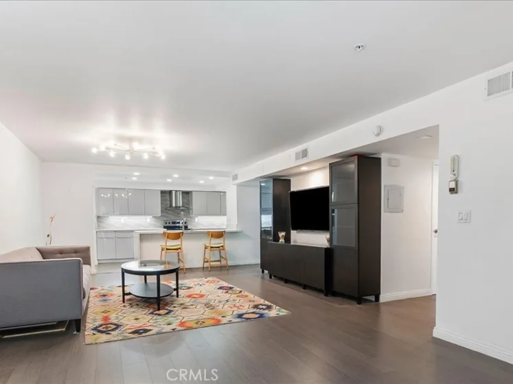 10660 Wilshire Boulevard #302 photo 10