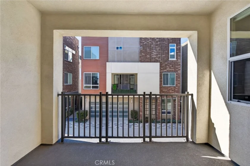 821 Brickyard photo 34