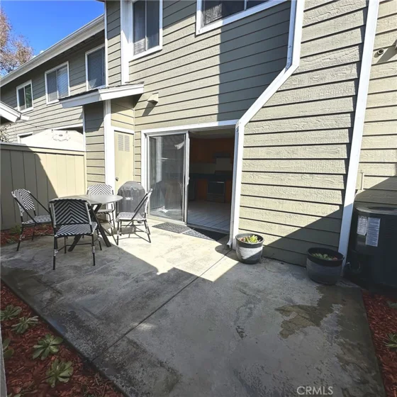 458 Monroe photo 4