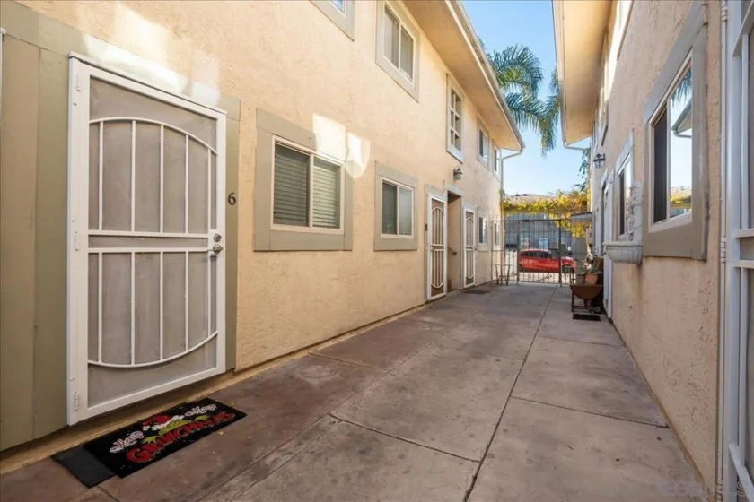 4353 51 Street #6 photo 11