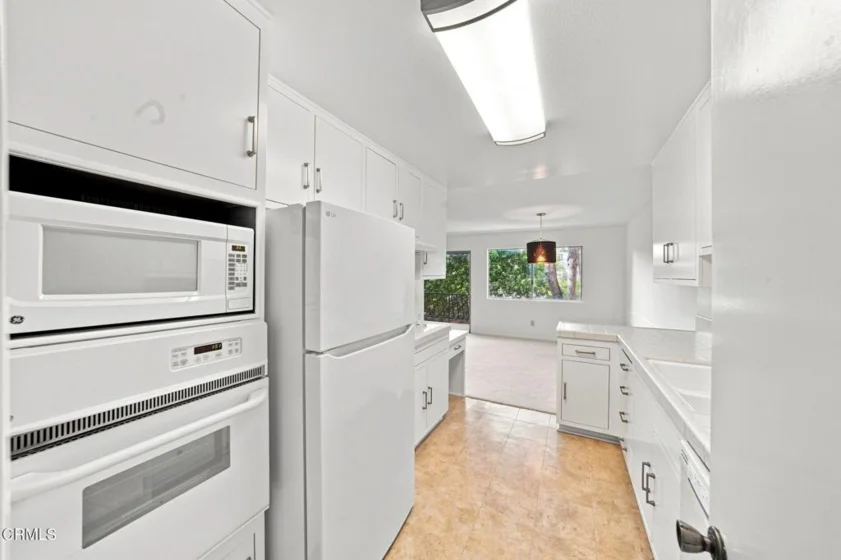 420 S Madison Avenue #204 photo 21