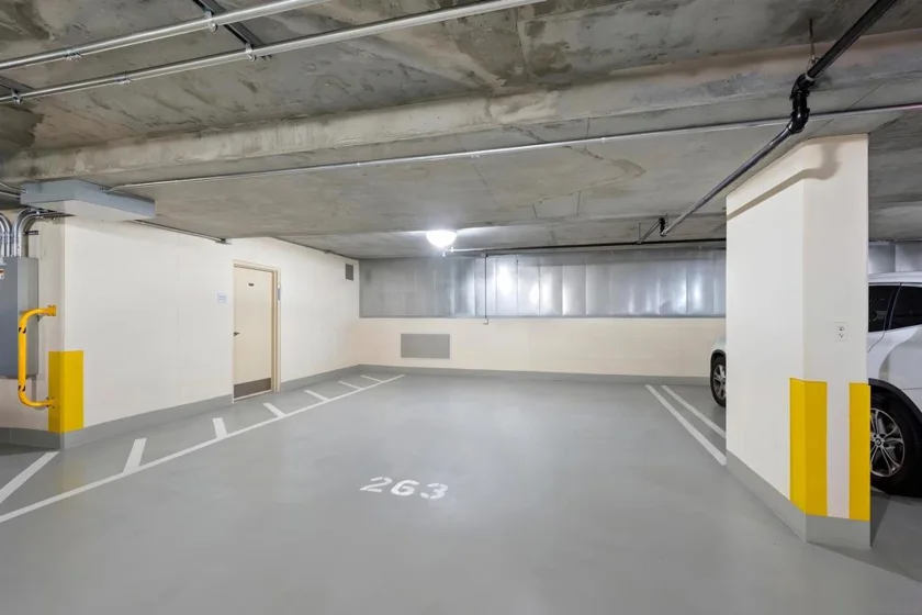 1325 Pacific Highway #313 photo 34