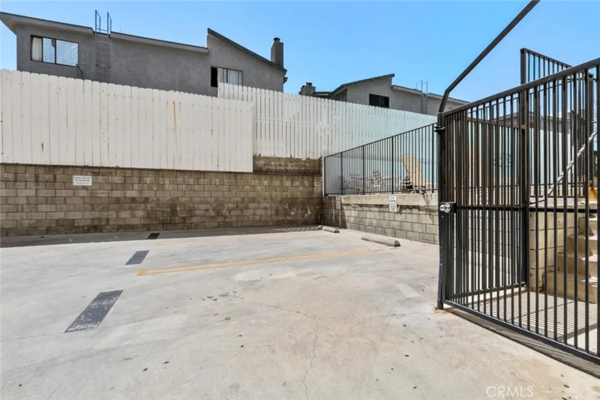 8801 Cedros Avenue #7 photo 47