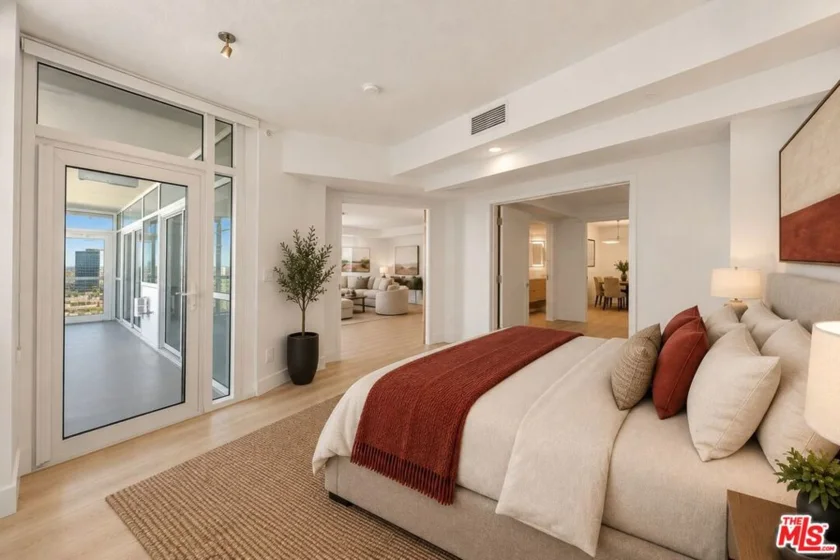 13600 Marina Pointe Drive #907 photo 13