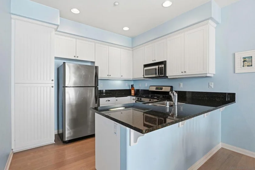 845 Harbor Cliff Way #305 photo 16
