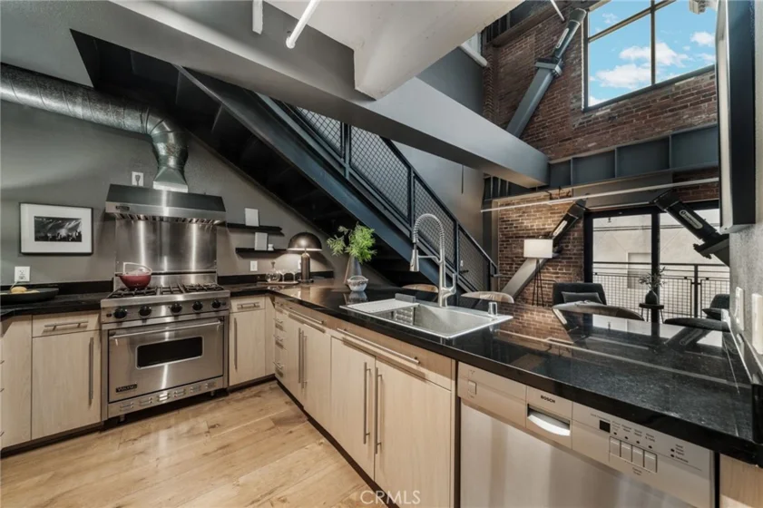 835 Locust Avenue #211 photo 16