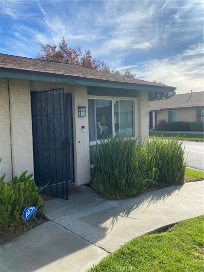 6389 Del Mar Way photo 2