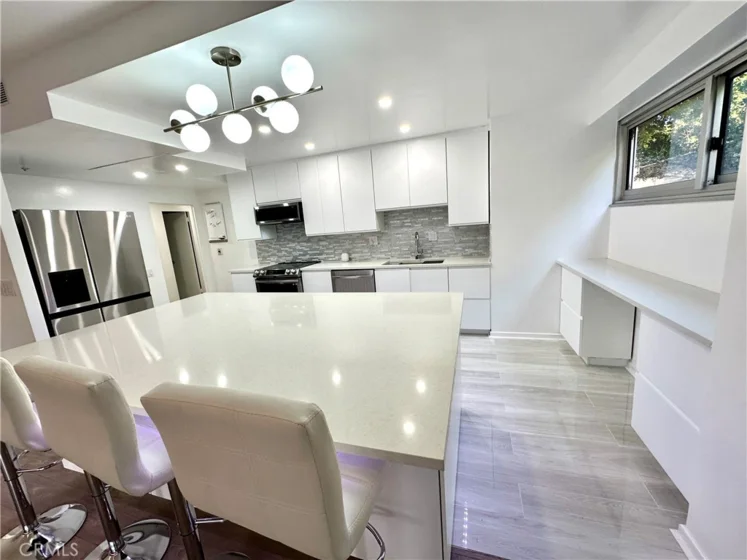 10450 Wilshire #2A photo 2