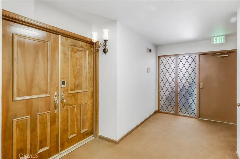 6330 Riviera photo 42