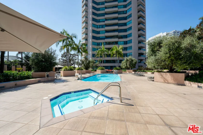 10490 Wilshire Boulevard #1402 photo 30
