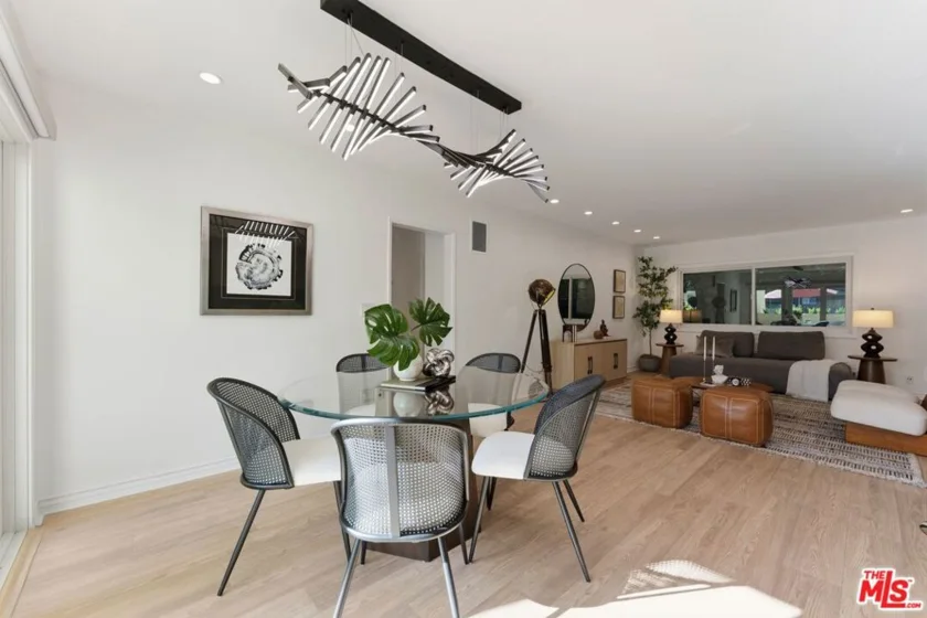 1233 N Laurel Avenue #109 photo 8