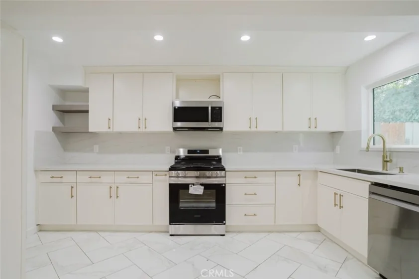 8740 Willis Avenue #6 photo 25