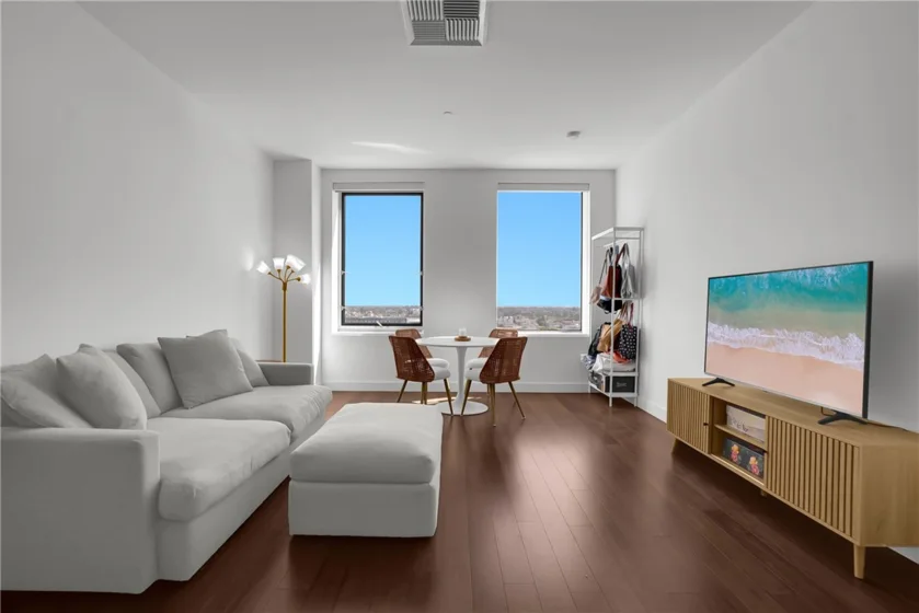 3810 Wilshire Boulevard #1009 photo 11