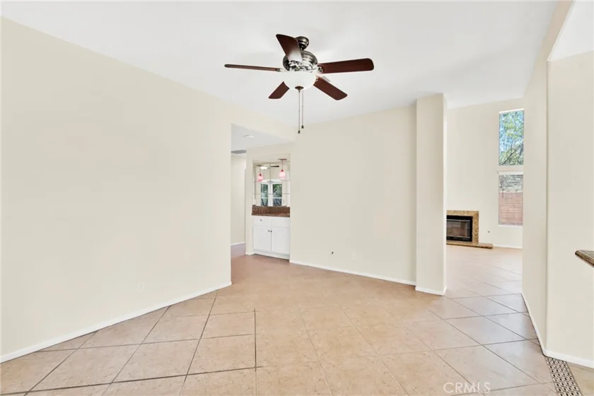 39909 Via Castana photo 23