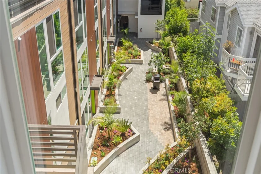 176 N Catalina Avenue #404 photo 7