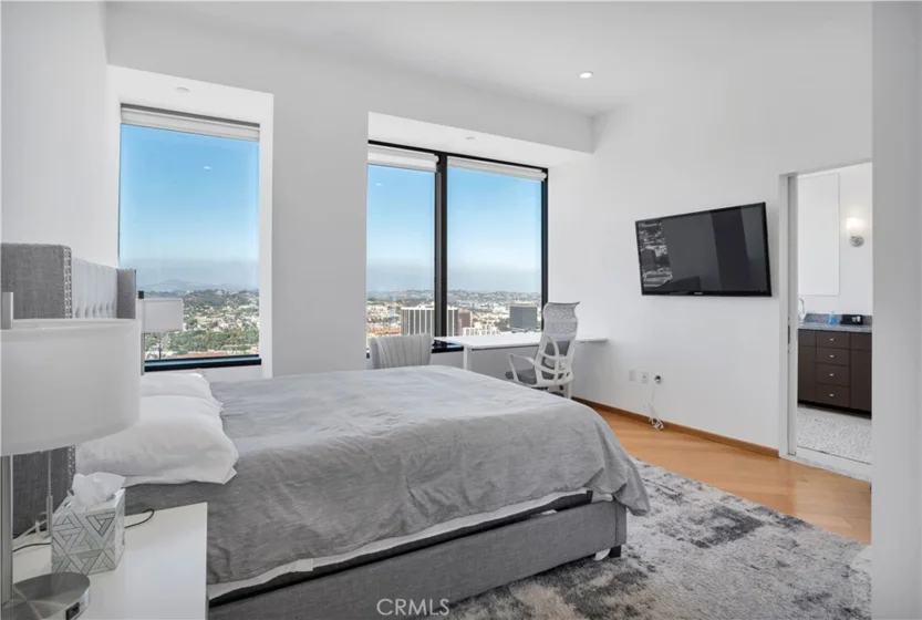 1100 Wilshire Boulevard #3302 photo 18