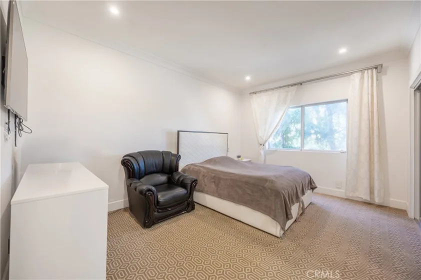 11560 Moorpark Street #204 photo 15