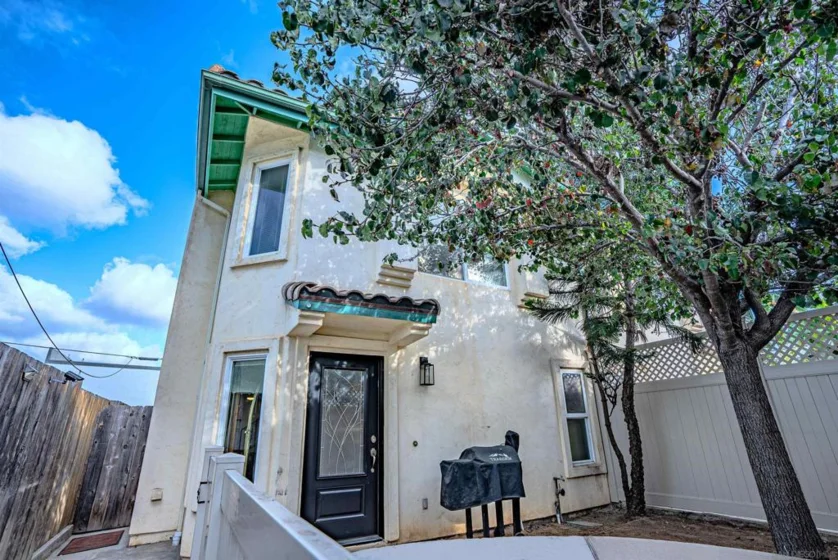 649 10th Street photo 1