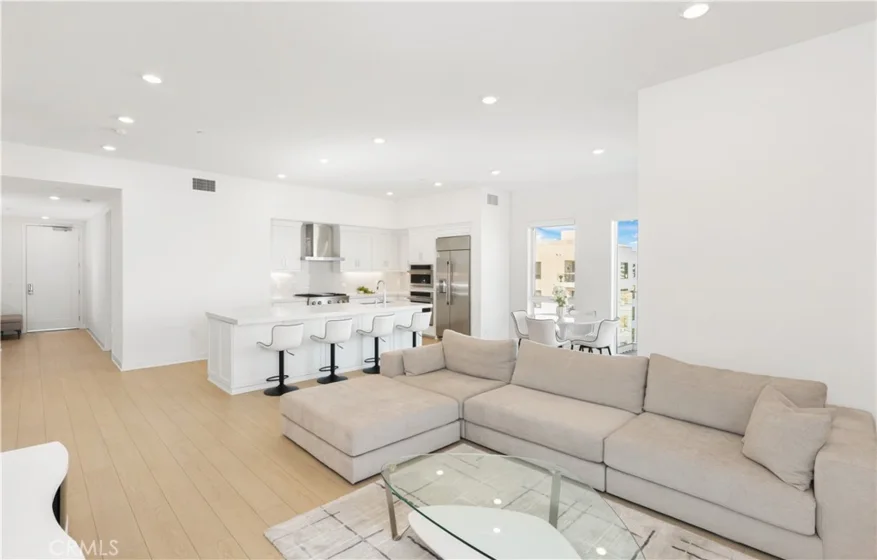 3700 Rivington photo 8