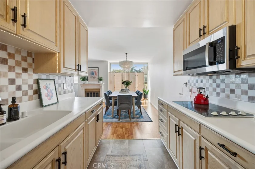 14141 Dickens #312 photo 11