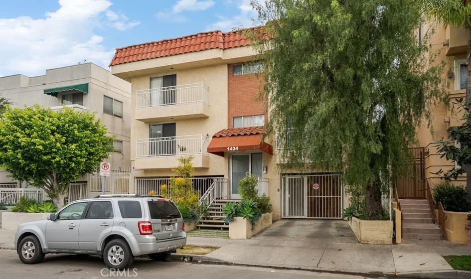 1434 S Point View Street #103 photo 9