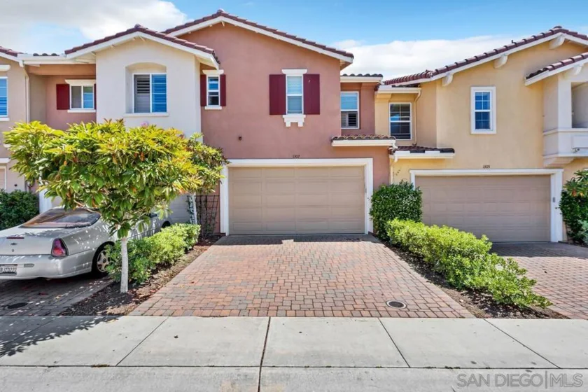 1307 Isabella Way photo 1