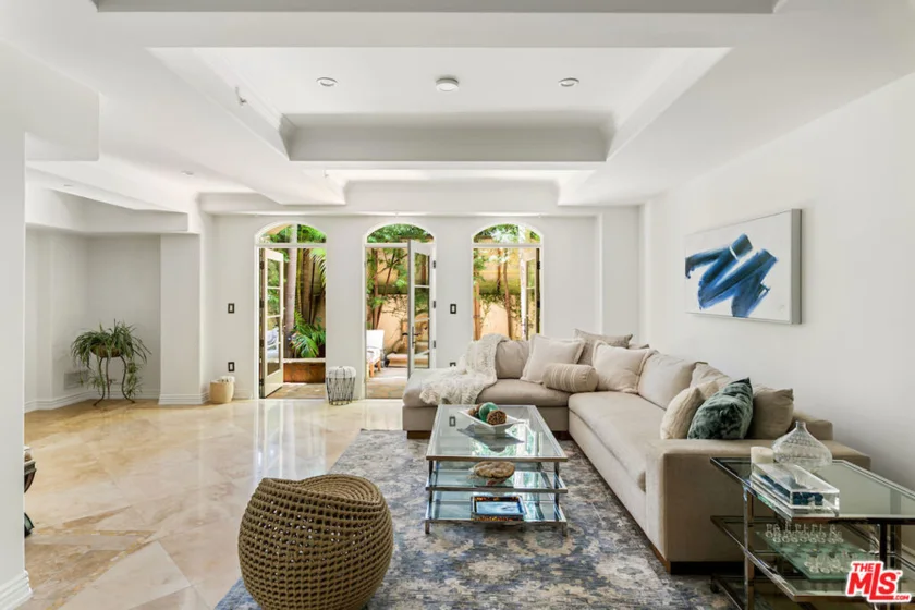 10795 Wilshire Boulevard #105 photo 1