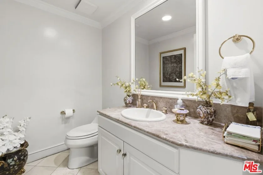 277 S Spalding Drive #203 photo 15
