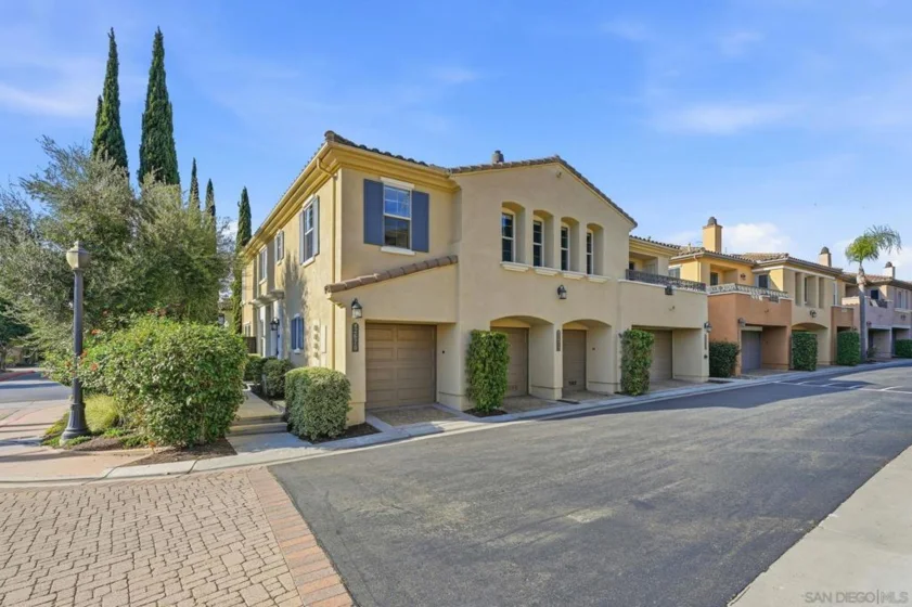 2670 Bellezza Drive photo 1
