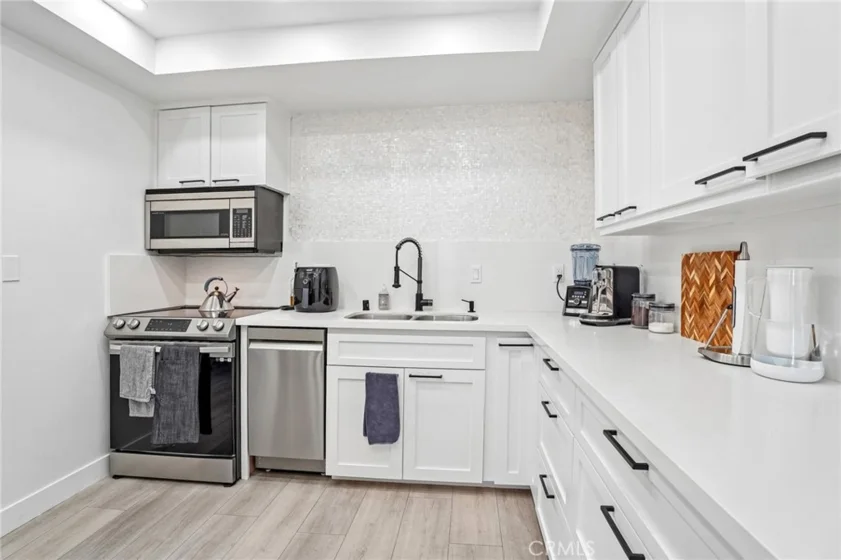 969 Hilgard Avenue #907 photo 33